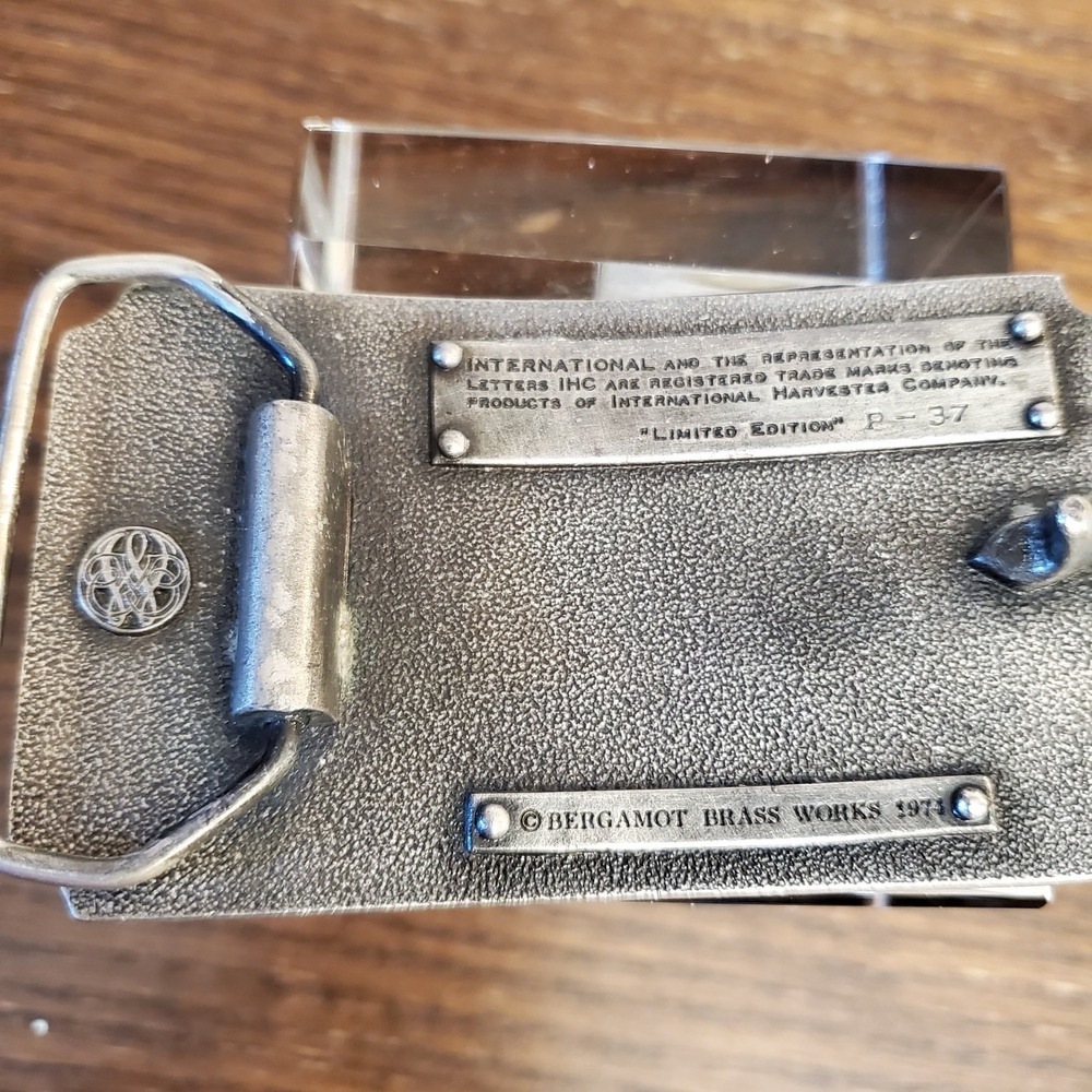Vtg Limited Edition 1974 International Auto Wagon‎ Belt Buckle by Bergamot - Picture 3 of 9